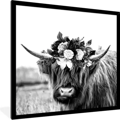 Produktbild von MuchoWow® Gerahmtes Poster Schottischer Highlander - Blumen - Schwarz - Weiß 40x40 cm - Poster mit Schwarzem Bilderrahmen Wandposter Rahmen Foto Bilder - Mit Rahmen - Wanddekoration Schlafzimmer