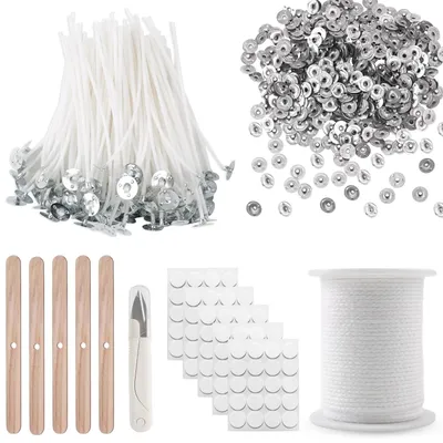 Imagen del producto de Kit de mechas Kerzendocht, 6100 cm de longitud, 100 mechas, 100 soportes para mechas, 100 adhesivos para velas, 5 soportes de madera para mechas, para