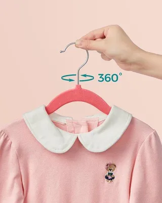 Produktbild von Famanu Kinderkleiderbügel Set von 50 - Fließend, antislip, 360° drehbar, erdbeerrot