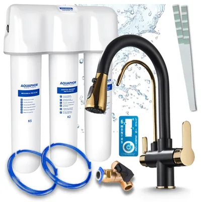 Immagine prodotto di Miscelatore da cucina a tre vie Nordic, in ottone, con doccetta estraibile. Il set include un sistema di filtraggio dell'acqua Aquaphor e un gruppo di accessori da installare sotto il lavello