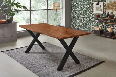 Produktbild von Esstisch 180x90 cm Bologna, Akazienholz massiv + nussbaumfarben + lackiert, echte Baumkante, Baumkantentisch mit X-Gestell aus Metall schwarz, Esszimmertisch mit Tischplatte 26 mm