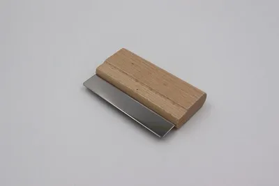 Produktbild von Teigkarte / Teigschaber mit Echtholzgriff und Edelstahlklinge - kleine Größe