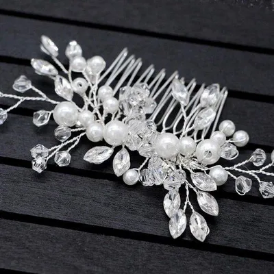 Produktbild von Brautschmuck für die Hochzeit – Haarkamm und Haarschmuck – Perlen-Haaraccessoires für Damen und Mädchen