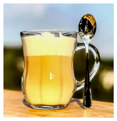 Produktbild von 4-teiliges Glasbecher-Set Kumru │ Glasbecher mit Löffel, XL 370 ml │ Latte Macchiato Gläser, Teeglas, Teebecher, Kaffeebecher Cappuccino Gläser │ für 2 Personen │ Sen & Ben Serie