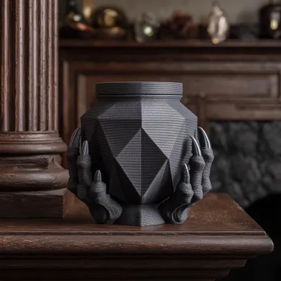 Zdjęcie produktu dla Decords 3D – urna kremacyjna w kształcie gotyckiej, stylizowanej na łapę, z pokrywką, 10 cm