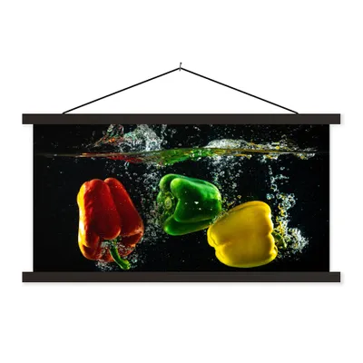 Produktbild von MuchoWow® Textilposter Paprika - Gemüse - Wasser - Schwarz - Rot - Grün - Gelb 150x75 cm mit schwarzem Rahmen - Posterleiste