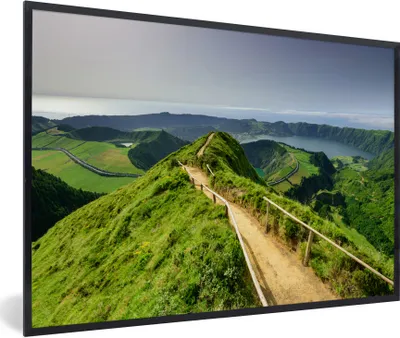 Produktbild von MuchoWow® Gerahmtes Poster Ein Panoramablick auf die vulkanischen Berge der Azoren 90x60 cm - Poster mit Schwarzem Bilderrahmen Wandposter Rahmen Foto Bilder - Fotorahmen - Foto-Plakat