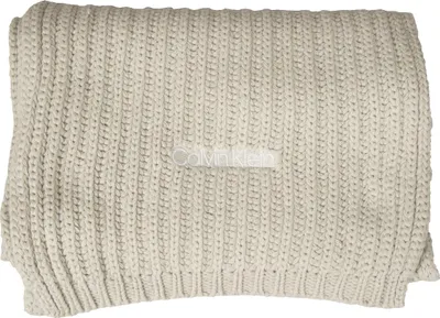 Obrázok produktu pre CK CALVIN KLEIN Rebrový šál s vyšívaným logom, č. výrobku K60K608496, rozmery cca 108 x 30 cm, UNICA – ONE SIZE, bavlna 55 %, vlna 8 %, polyester 34 %, kašmír 3 %