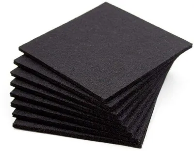 Produktbild von Set aus 8 eleganter Wolle-Glas-Unterlegsätzen in Schwarz (und anderen Farben), für Tassen, Gläser und Getränke, Wolle-Unterlegsätze 10x10cm quadratisch waschbar