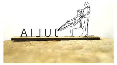 Produktbild von Personalisierte Stand-Silhouette „Ergotherapeutin“ – Individuelles Geschenk für Therapie und Praxis
