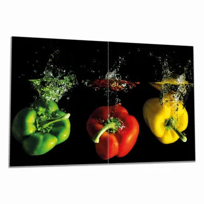 Produktbild von Wallario Herdabdeckplatte aus Glas, Größe 80 x 52 cm 2-teilig, Motiv Bunte Küche  Paprika in rot  gelb  orange und grün im Wasser