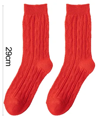 Produktbild von Paar Socken zum Chinesischen Neujahr, kariert, mit Herz-, kleinen Blumen-, Schneeflocken- und Wellenmuster, feuchtigkeitsabsorbierend, für den täglichen Gebrauch.