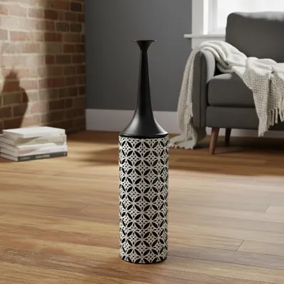 Produktbild von Leewadee Große Bodenvase 14 x 65 cm - Metall in schwarz