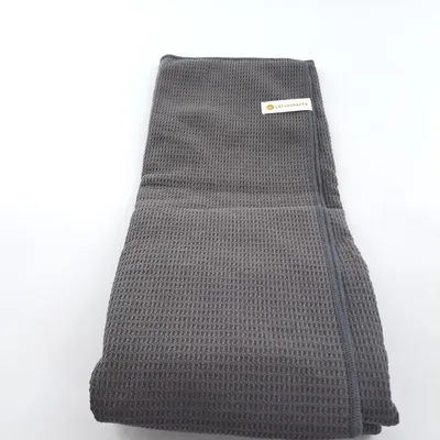 Produktbild von Lotuscrafts Yoga Handtuch Wet Grip - rutschfest & Schnelltrocknend - Antirutsch Yogatuch mit hoher Bodenhaftung - Yogahandtuch ideal für Hot Yoga [183 x 61 cm]