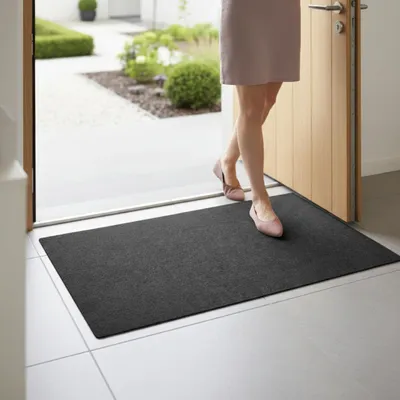Zdjęcie produktu dla Omgoods - Mata pod drzwi, bardzo cienka, 60 x 90 cm, z antypoślizgową podkładką
