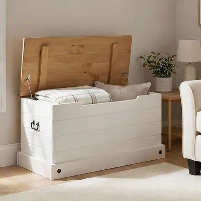 Produktbild von Holztruhe CAMPO, Aufbewahrungstruhe im Mexiko Landhausstil, Garderobenbank aus massiver Kiefer in weiß/braun