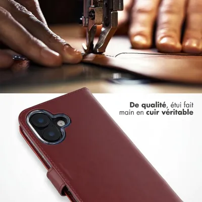 Image de Étui en cuir véritable Selencia pour Apple iPhone 16 - Bordeaux