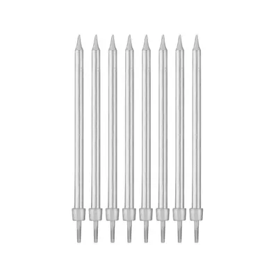 Zdjęcie produktu dla Błyszczące srebrne świeczki urodzinowe B&C z podstawkami – 10 cm, zestaw 8 sztuk, idealne do każdej imprezy! Zrób niezapomniane urodziny z tym eleganckim dodatkiem!