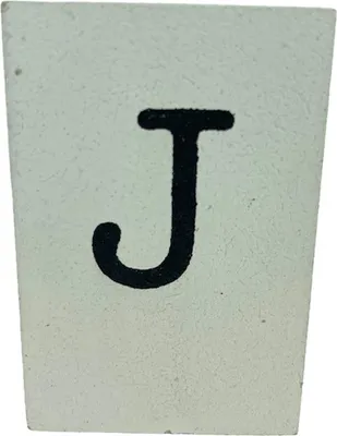 Produktbild von BaumwolleCounts Buchstabe J - Weiß | Babyzimmer Ideen