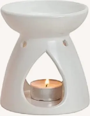 Eine weiße Keramik-Duftlampe mit schalenförmiger Oberseite und tropfenförmiger Öffnung in der Mitte.