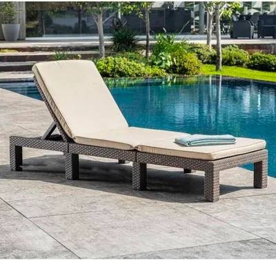 Produktbild von Sonnenliege, Keter Allibert Daytona, Cappuccino Rattan Optik, Verstellbare Rückenlehne, Inklusive Kissen, 195x65x25.5 cm