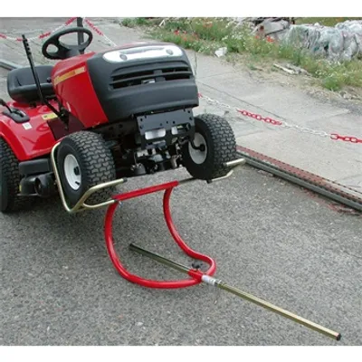 Image de TurfMaster LIFT - élévateur pour tracteurs de pelouse