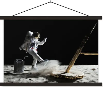 Produktbild von MuchoWow® Textilposter Astronaut - Weltraum - Mond 60x40 cm mit schwarzem Rahmen - Hölzernes