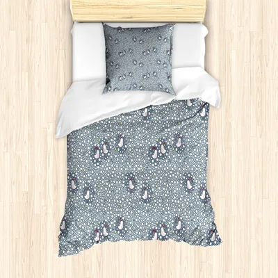 Produktbild von ABAKUHAUS Winter Mantele, Vogel mit Weihnachtsmütze Schnee, Milbensicher Allergiker geeignet mit Kissenbezügen, 135 cm x 200 cm - 80 x 80 cm, Pale Grau Multicolor