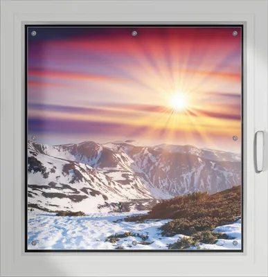 Produktbild von Wallario Lichtschutzbild, Dekorativer Sichtschutz Sonnenschutz 96 x 93 cm mit Motiv: Farbenfroher Sonnenuntergang im Winter - Schnee in den Bergen - Verdunklung ohne Bohren