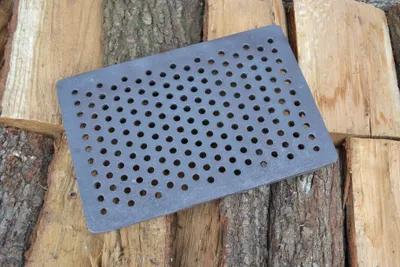 Obrázok produktu pre SEZAM Rošt na kachle 34 x 23 cm liatinový liatinový rošt s otvormi krbový rošt štvorcový rošt na popol stolový rošt na kachle rošt na kachle krbový rošt