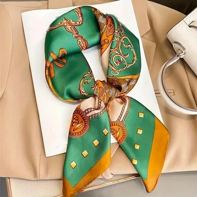 Zdjęcie produktu dla Apaszka damska elegancka TSG-137 jedwabista gawroszka - zielona / brązowa
