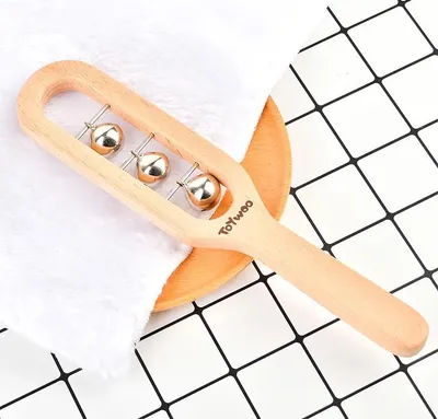 Image de Hochet en bois avec clochette, instrument de musique Montessori
