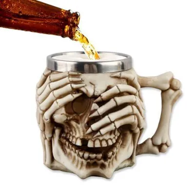 Image de Pichet à bière "Totenkopf" en acier inoxydable et résine, idéal pour le café, les boissons, et la décoration d'Halloween