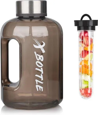 Produktbild von Famanu Wasserflasche mit Fruchtinfuser und Zeitmarkierung - 2,5 L