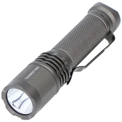 Produktbild von AceBeam TAC AA LED-Taschenlampe mit bis zu 750 Lumen, 5.000K, schwarz, inklusive 14500 Li-Ion Akku mit USB-C Ladeanschluss