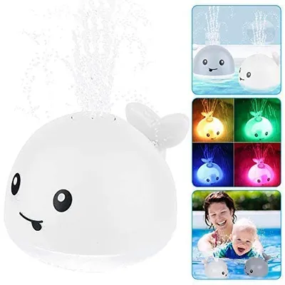 Produktbild von Jormftte 2-in-1 Sprinkler Badespielzeug, schwimmend, mit Licht & Musik, singt, bewegt sich & meidet Hindernisse, für Babys & Kinder 1-5 Jahre, ABS, weiß, 11x10x9 cm