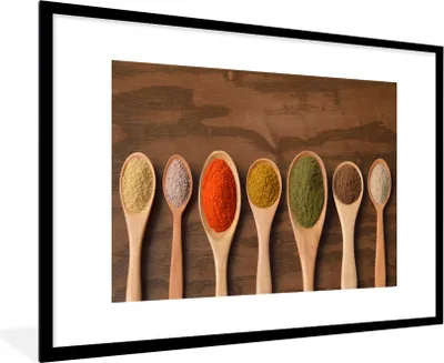 Produktbild von MuchoWow® Gerahmtes Poster Schöpfkelle - Kräuter - Lebensmittel - Gewürze - Tisch 90x60 cm - Poster mit Schwarzem Bilderrahmen Wandposter Rahmen Foto Bilder - Wanddekoration - Fotos
