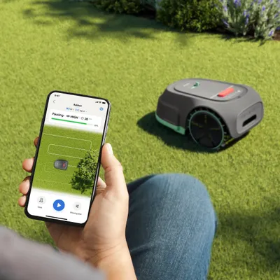 Produktbild von Philips Rasenmähroboter Serie 3000 - Kreuzmähen, GPS-Karten, intelligentes Mähen, Regensensor, grau (RSL3000/10)