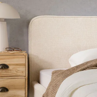 Produktbild von Polsterbett VIRETTA 90x200 in weiß - Einzelbett mit Lattenrost & Chenille Stoffbezug. Bett in modernem Design mit stabilem Holzrahmen & Metallbeine