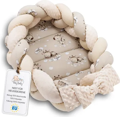 Produktbild von Babynest Neugeborene Nestchen Baby 75 x 45 cm – Plüschstoff Kuschelnest mit Zopf Kissen zerlegbares Set zweiseitig Babynestchen Babybett Giraffen