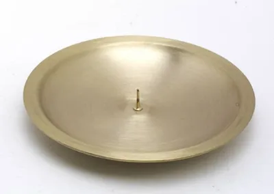 Produktbild von Kommunionkerzenhalter mit Dorn, Dekoteller Messing matt gold für Kommunionkerzen Ø 13 cm