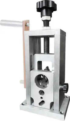 Obrázok produktu pre Odizolovače káblov – ručné alebo motorové odizolovače káblov – rezacie stroje 1,5–40 mm – 3 kanály