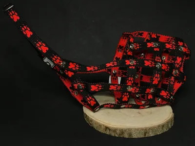 Produktbild von Palkar Nylon-Maulkorb für Hunde in Größe. 6 36 cm x 12 cm schwarz-rot