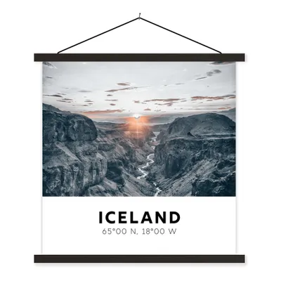 Produktbild von MuchoWow® Textilposter Island - Berge - Wasser - Sonne 90x90 cm mit schwarzem Rahmen - Magnetisches