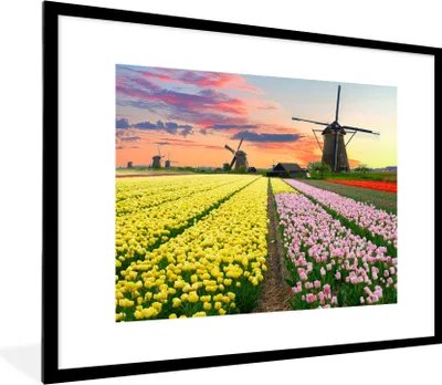 Produktbild von MuchoWow® Gerahmtes Poster Windmühle - Tulpen - Blumen - Niederlande 80x60 cm - Poster mit Schwarzem Bilderrahmen Wandposter Rahmen Foto Bilder - Schlafzimmer-Dekorationen - Fotoposter