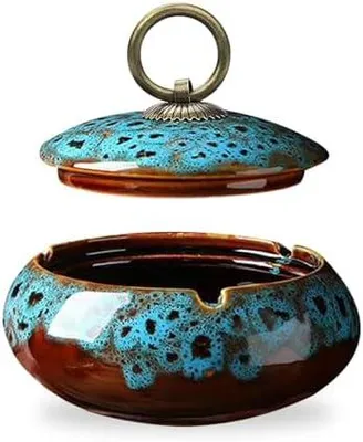 Produktbild von Keramischer Aschenbecher mit Deckel, Zigarettenaschenbecher für drinnen und draußen, Schreibtischdeko für Haus und Büro (Blau)