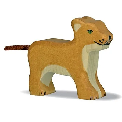 Image de Figurine en bois petit lion (Animaux exotiques) Holztiger 3060 Goki 80141 - Animaux en bois