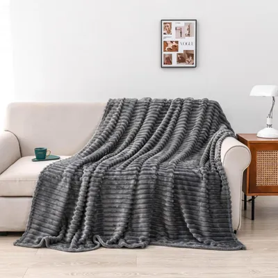 Obrázok produktu pre Dekoračná prikrývka 150 x 200 cm, mäkká plyšová prikrývka, dvojitá prikrývka pre vyšší komfort, nadýchaná prikrývka, teplá prikrývka a obliečka na pohovku, huňatá prikrývka na rozťahovaciu pohovku