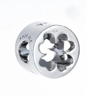 Produktbild von PANDORA Charm Anhänger Kleeblatt vierblättrig aus Silber, Glücksbringer Schmuck Accessoire