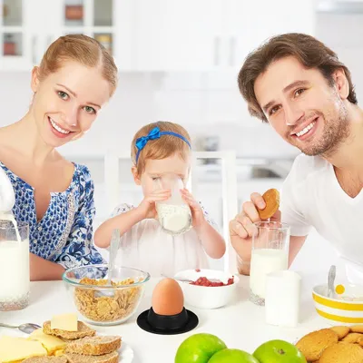 Produktbild von Eierbecher Set - 6 Stück Silikon Eierbecher - Eierbehälter mit Tablett zum Eierkochen - Frühstück Hartgekochte Eier - Schwarz